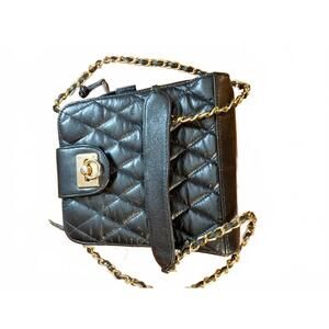 Allan Edward Vintage Black Quilted Genuine Leather Turn Lock Cross Body Bag